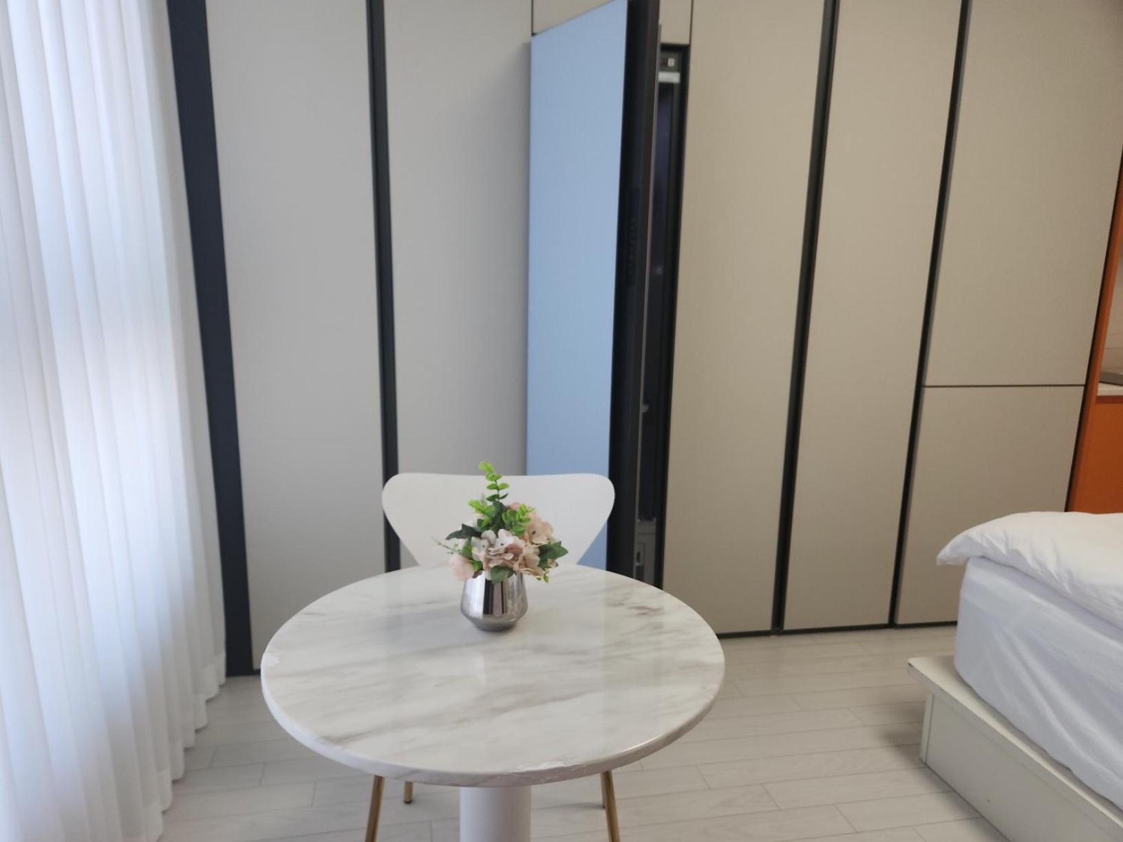 Daegu Star B&B Dsr Hotel Lily Guestroom Εξωτερικό φωτογραφία
