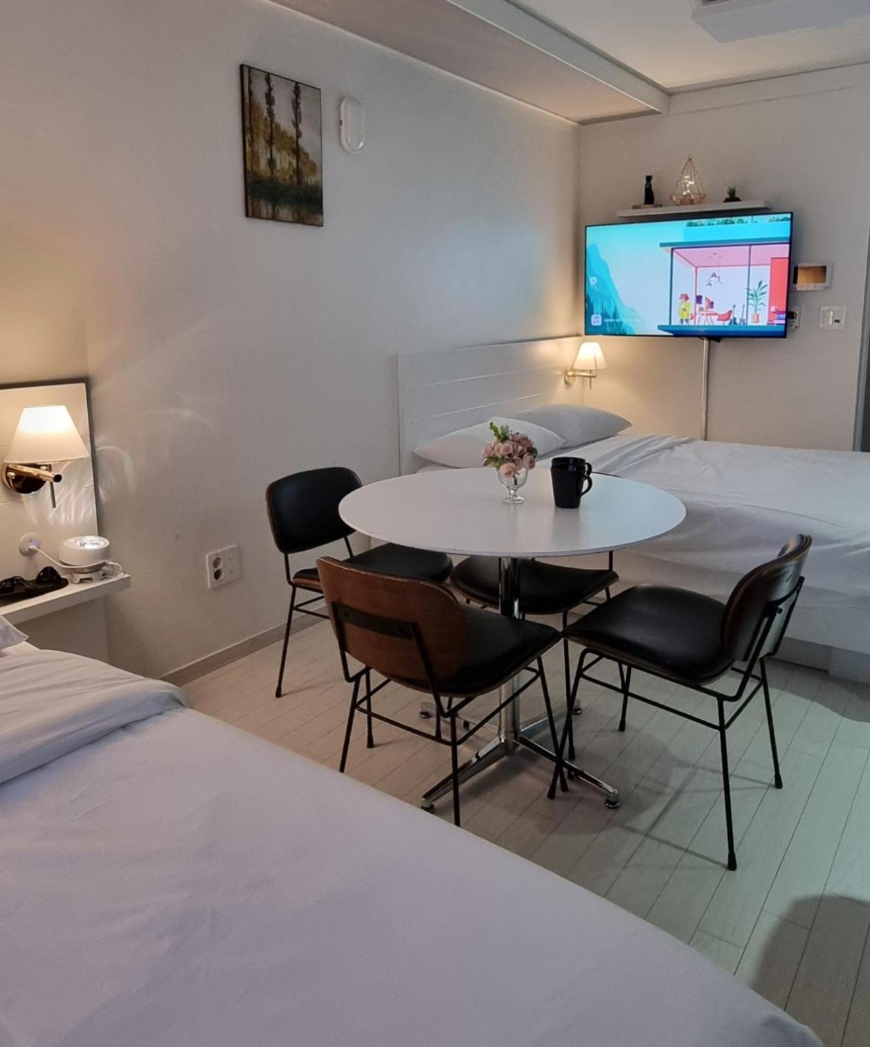 Daegu Star B&B Dsr Hotel Lily Guestroom Εξωτερικό φωτογραφία