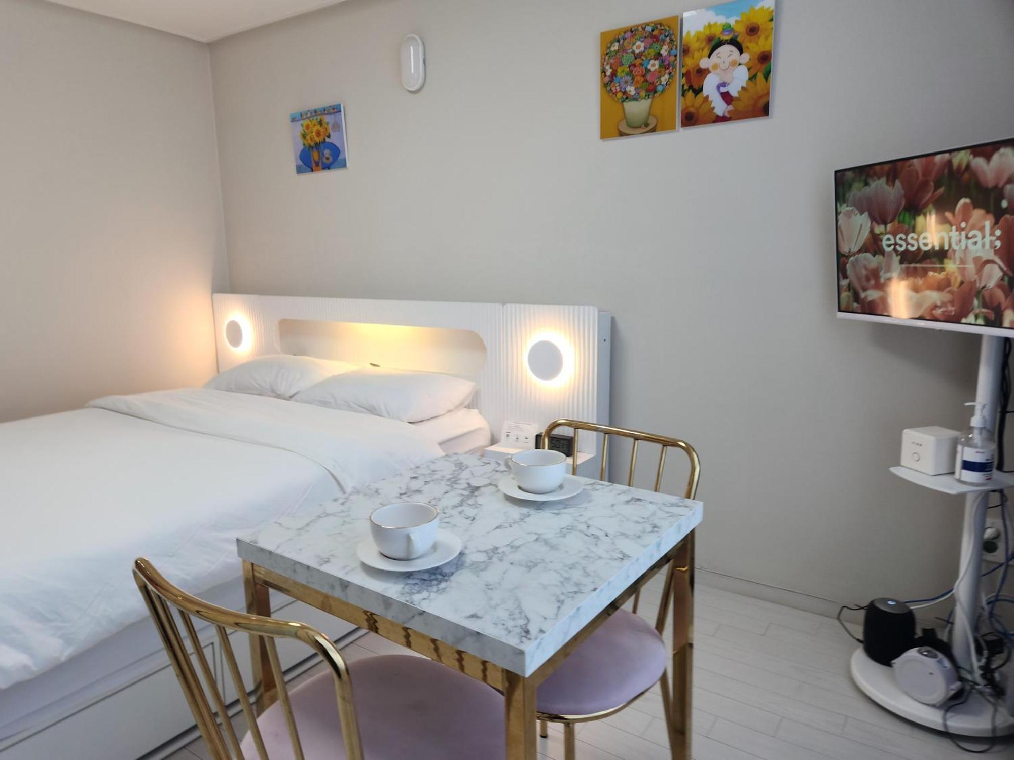 Daegu Star B&B Dsr Hotel Lily Guestroom Δωμάτιο φωτογραφία