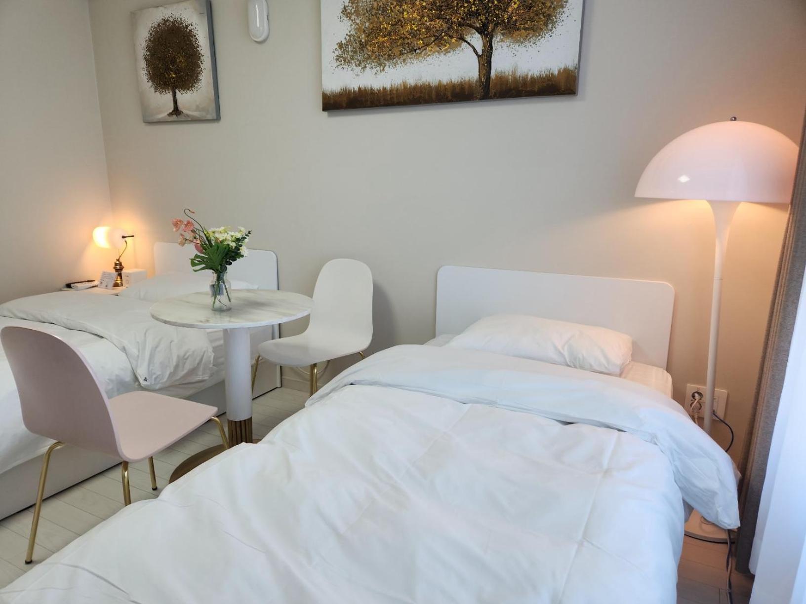 Daegu Star B&B Dsr Hotel Lily Guestroom Δωμάτιο φωτογραφία