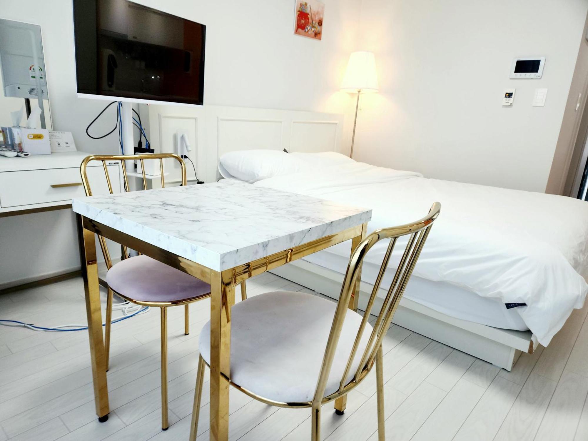 Daegu Star B&B Dsr Hotel Lily Guestroom Δωμάτιο φωτογραφία